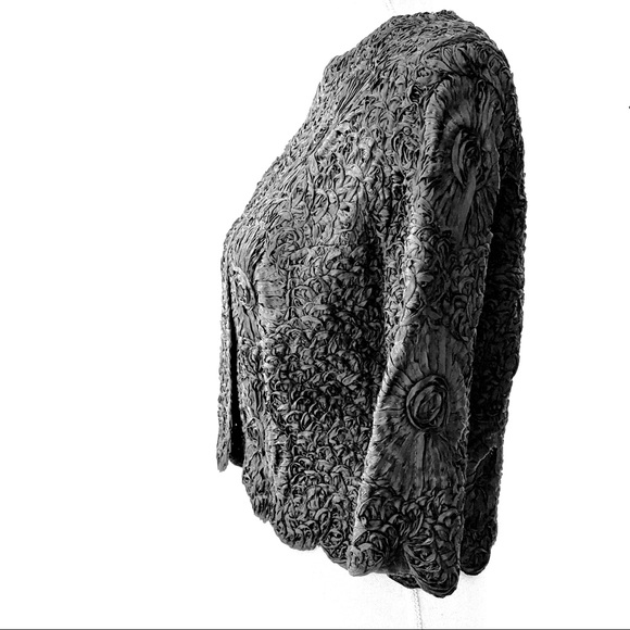 SOLD Vintage Midcentury Black Scalloped Cropped Jacket - Picture 2 of 6